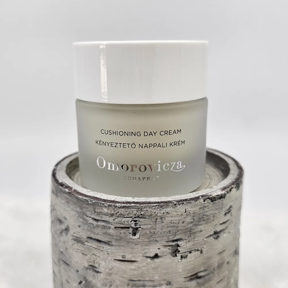 Omorovicza Budapest cushioning day cream 1.7 fl oz 50ml - Picture 3 of 6